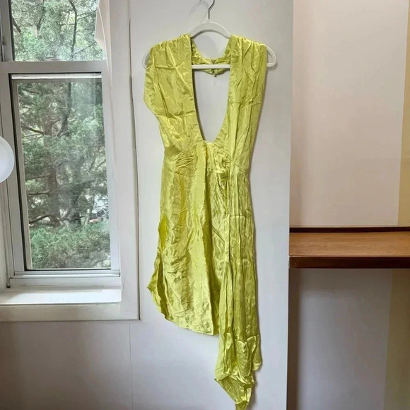 Elliatt Revolve Croatia Mini Dress Cocktail Party Crossover Halter in Citron - Picture 11 of 17